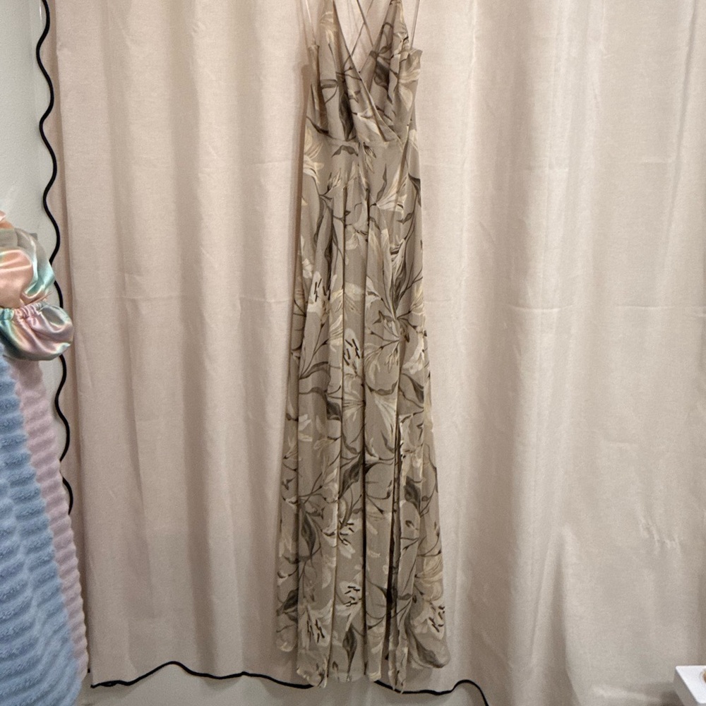 ASTR the Label Taupe Floral Crisscross Back Maxi Dress M